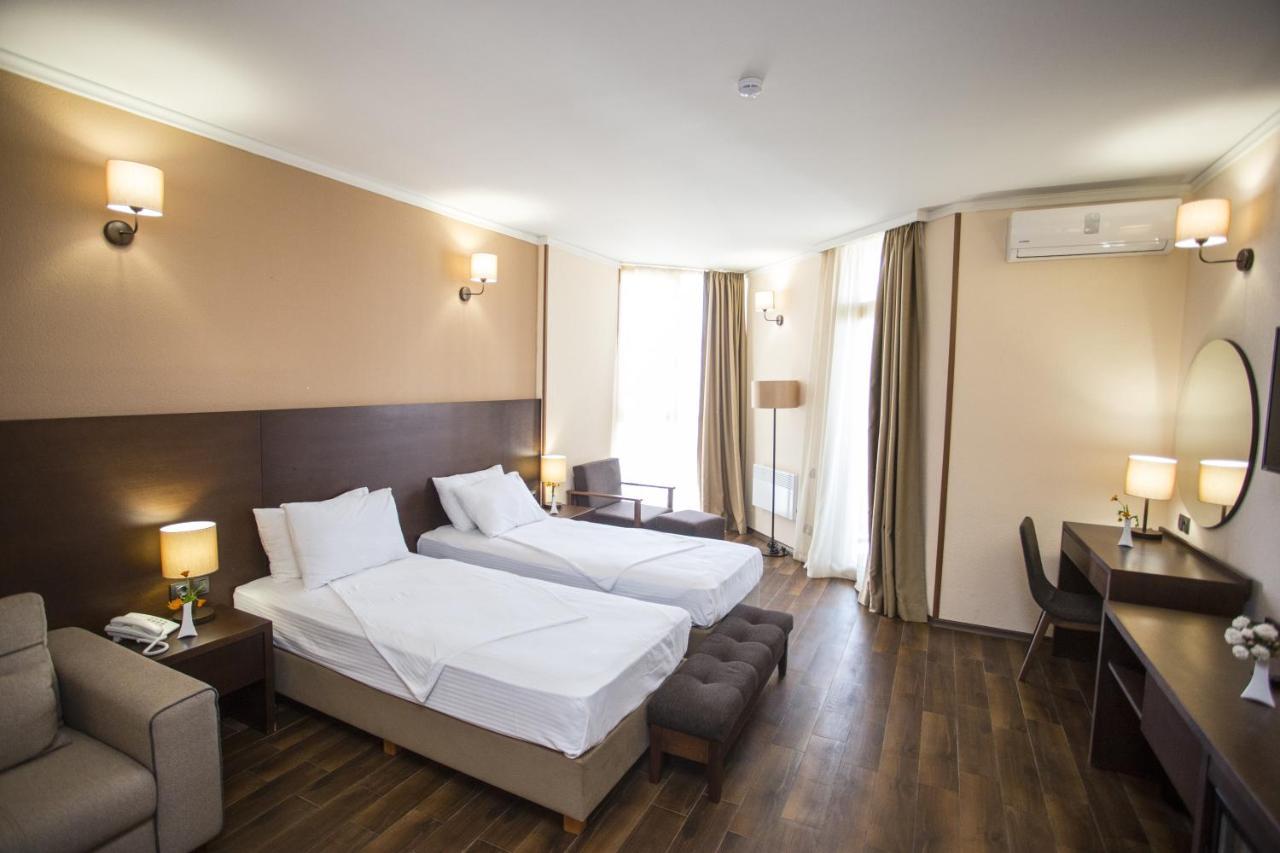 Hotel Corner Inn 바투미 외부 사진