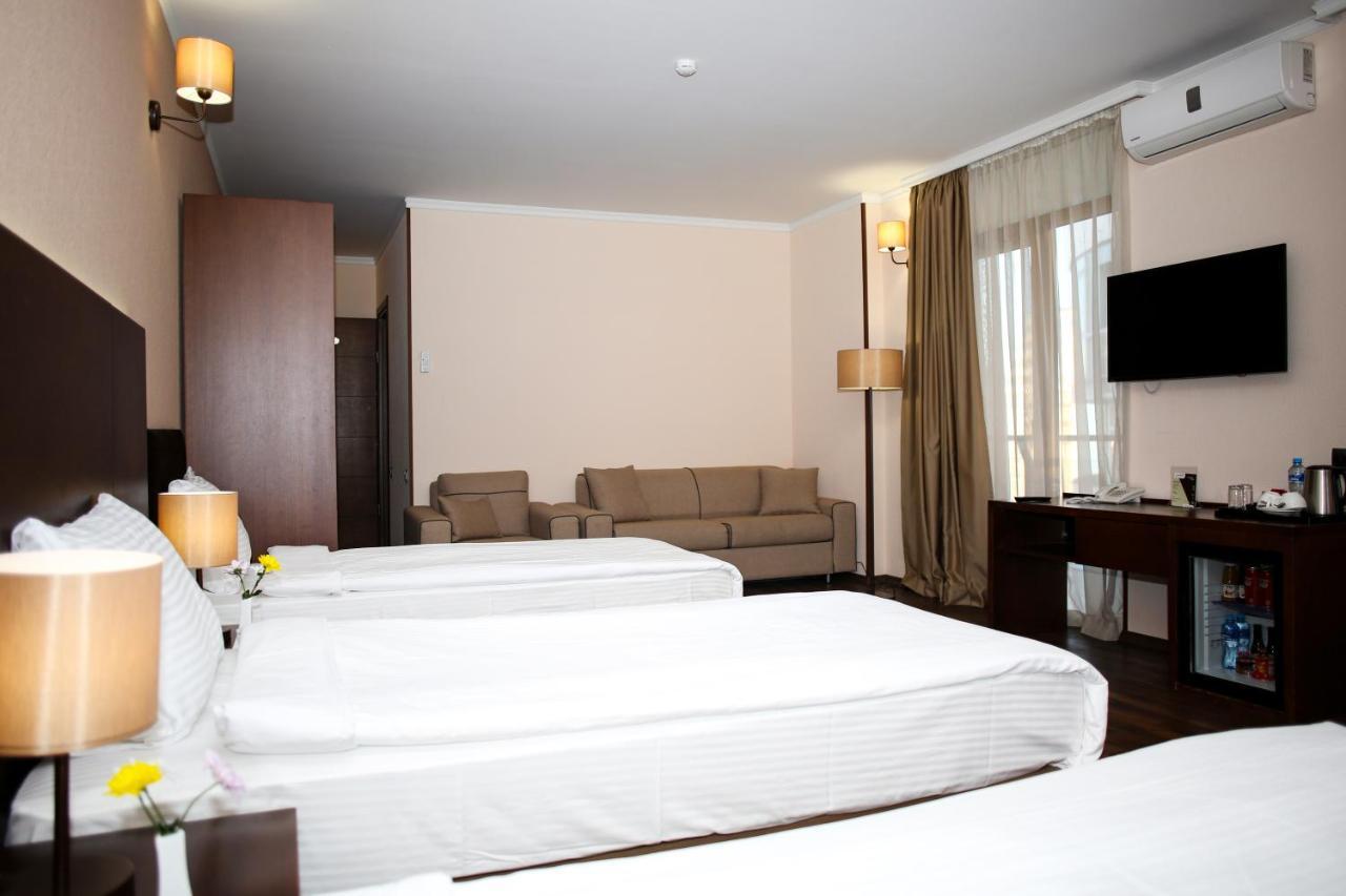 Hotel Corner Inn 바투미 외부 사진