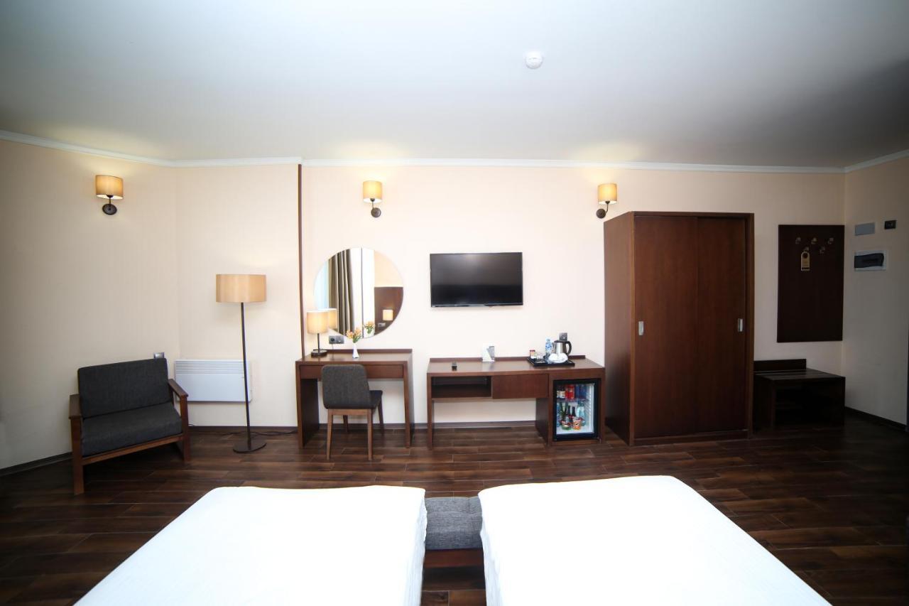 Hotel Corner Inn 바투미 외부 사진