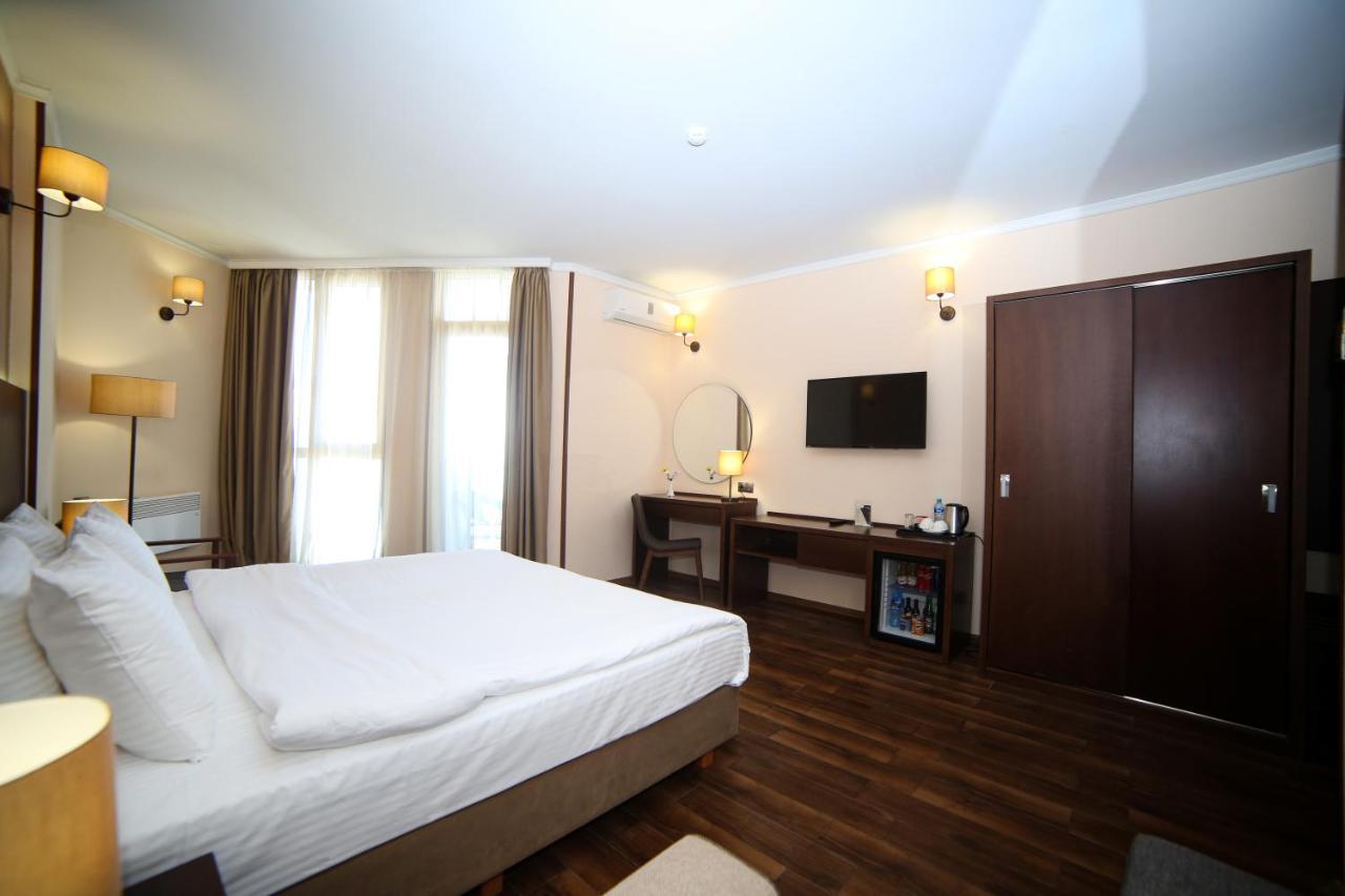 Hotel Corner Inn 바투미 외부 사진