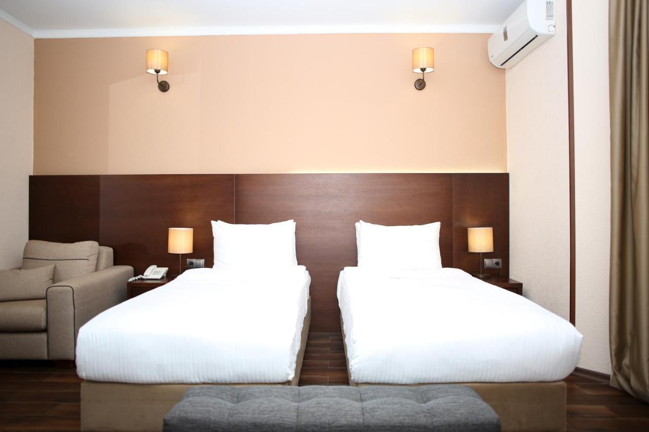 Hotel Corner Inn 바투미 외부 사진