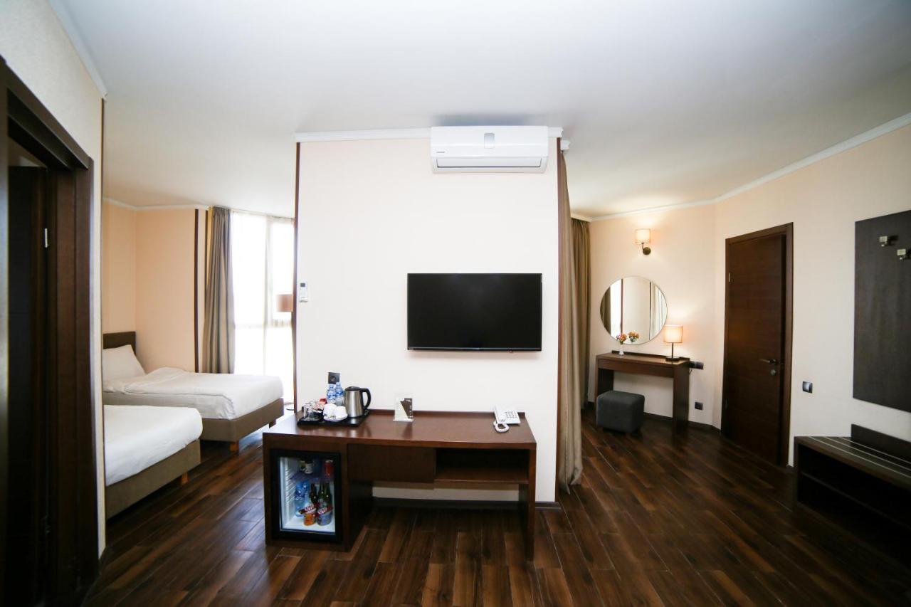 Hotel Corner Inn 바투미 외부 사진