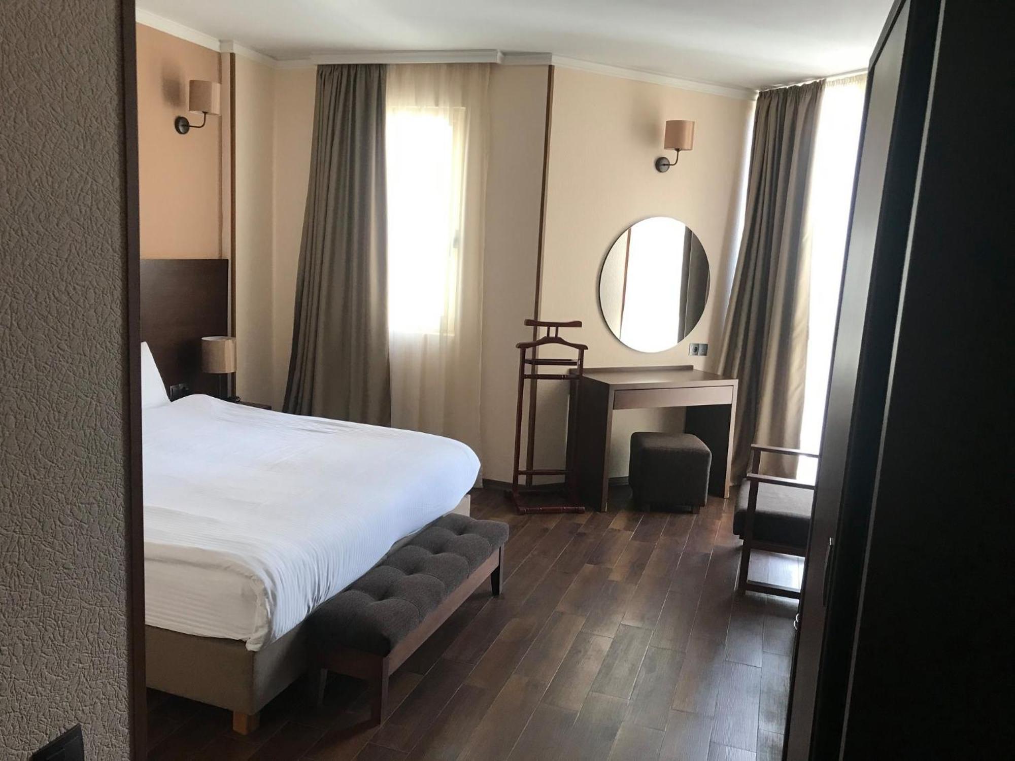 Hotel Corner Inn 바투미 외부 사진