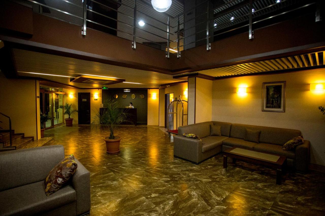 Hotel Corner Inn 바투미 외부 사진